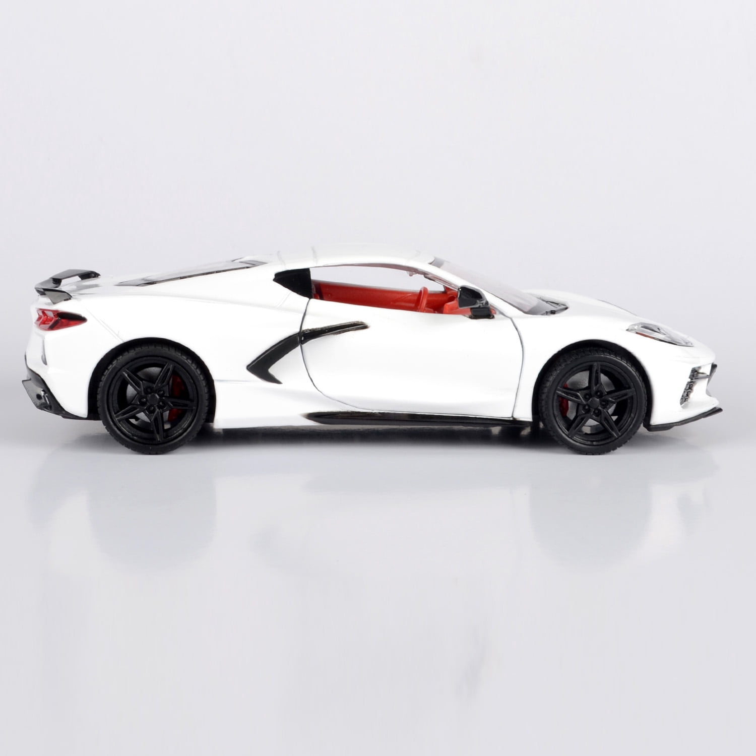 1:24 Die Cast Motormax 2020 Corvette Stingray 8th Generation. Part of the History of Corvettes Collection.