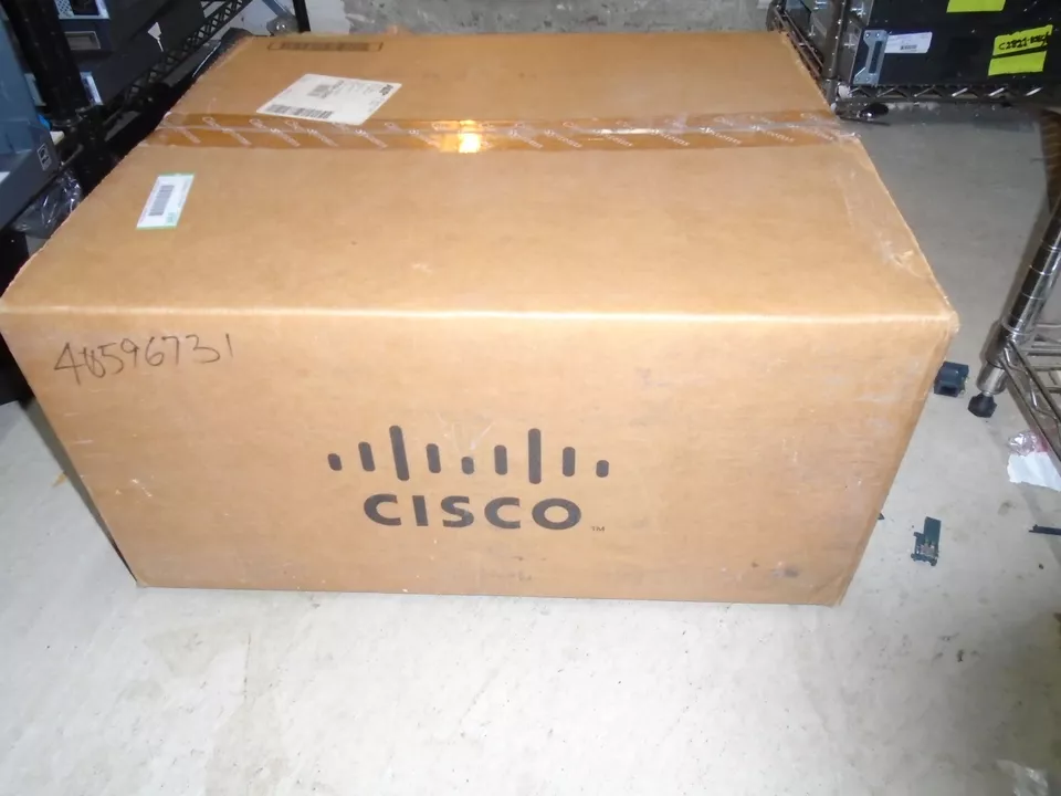 NEW Cisco 7200 VXR Router Cisco7204VXR 1 .