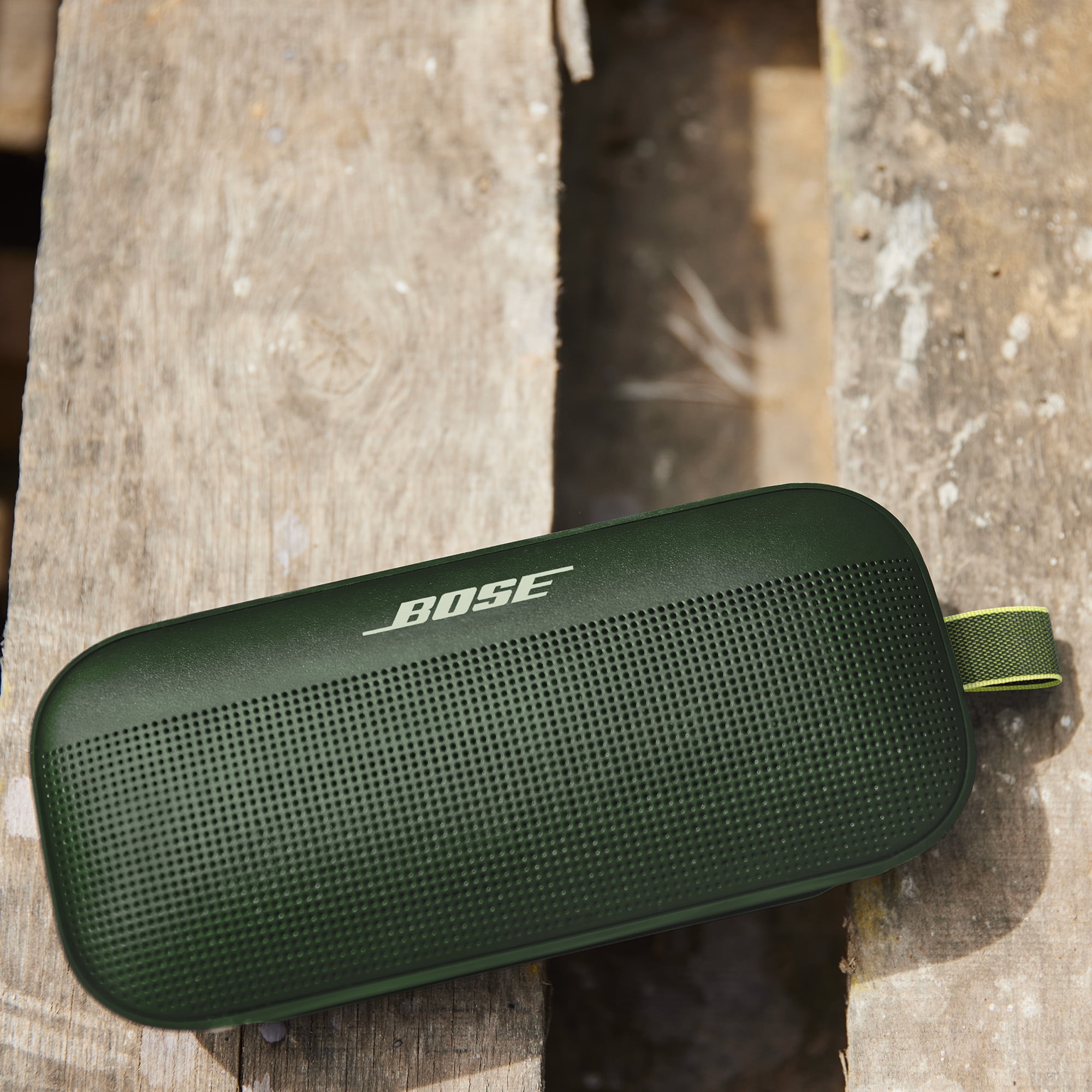 Bose SoundLink Flex Bluetooth® speaker (White Smoke) Portable wireless  waterproof speaker at Crutchfield