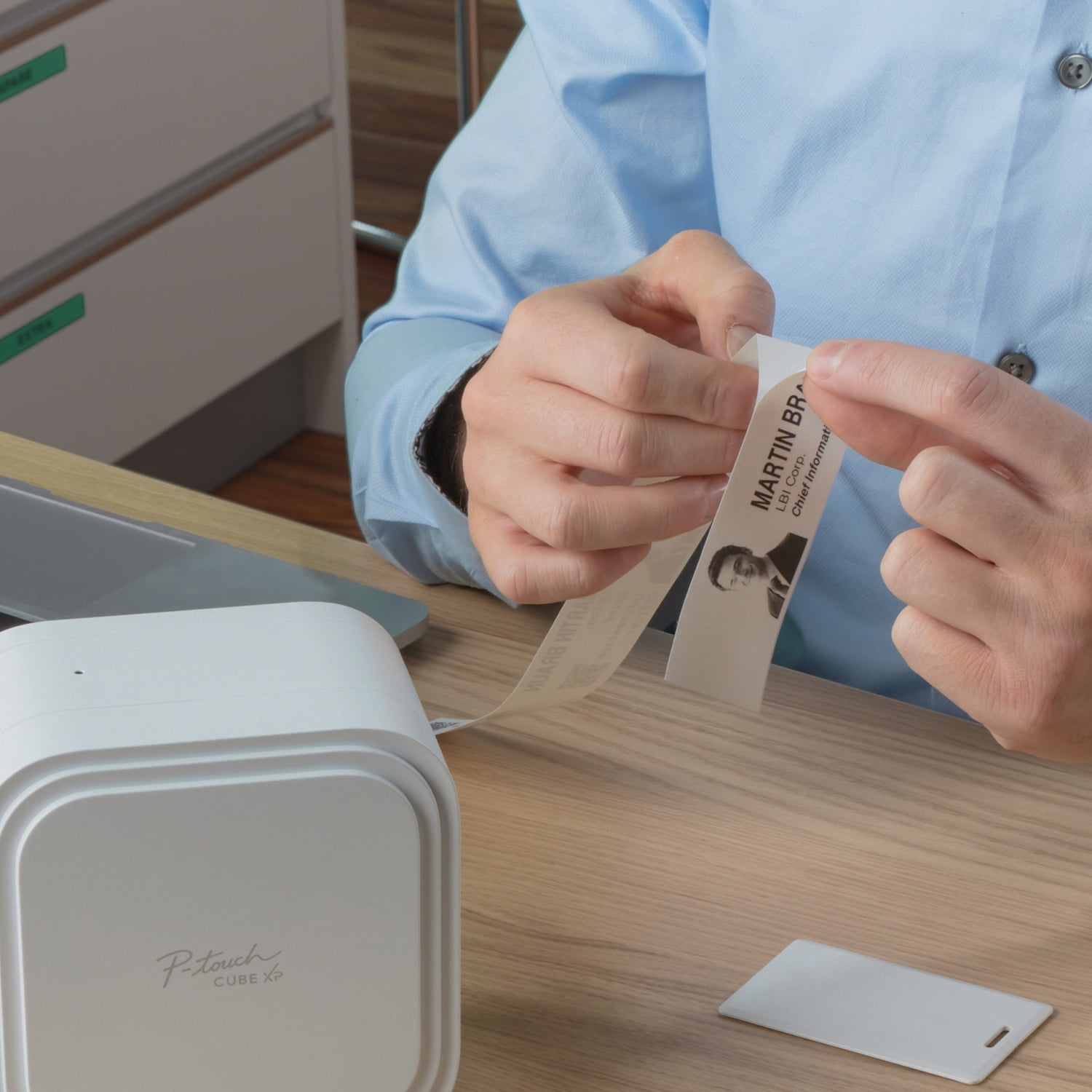 Brother PT-P910BT P-Touch CUBE XP Label Maker with Bluetooth® Wireless Technology PT-P910BT