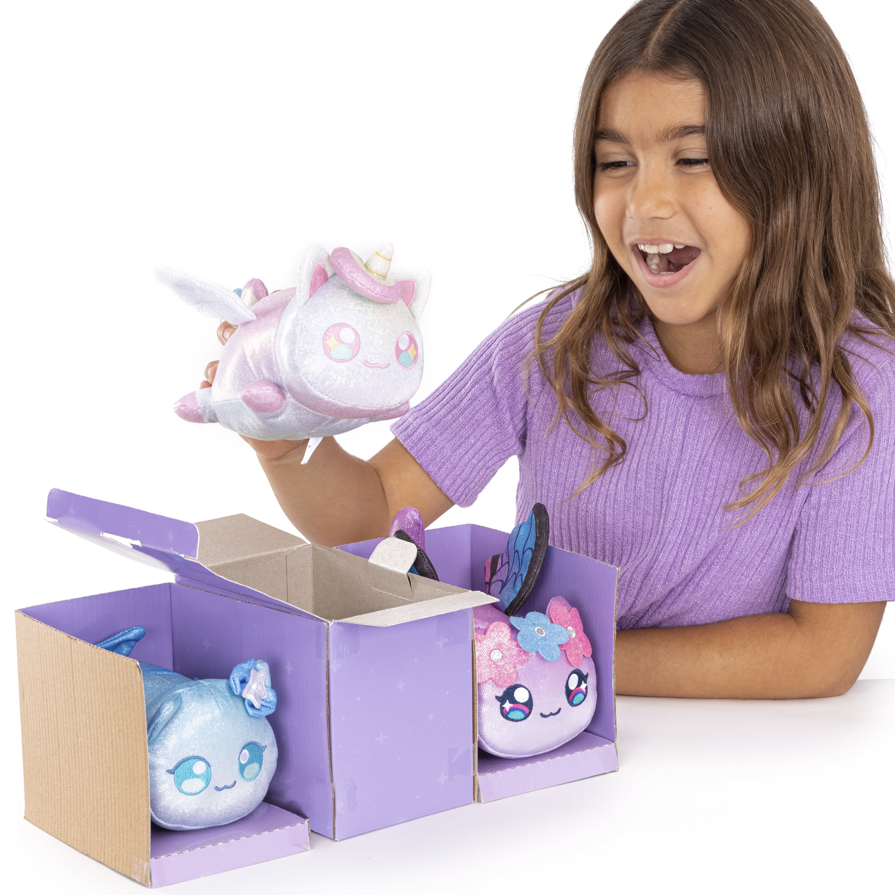 Aphmau MeeMeows Fashion Doll with 5 Mystery Surprises 810054661634