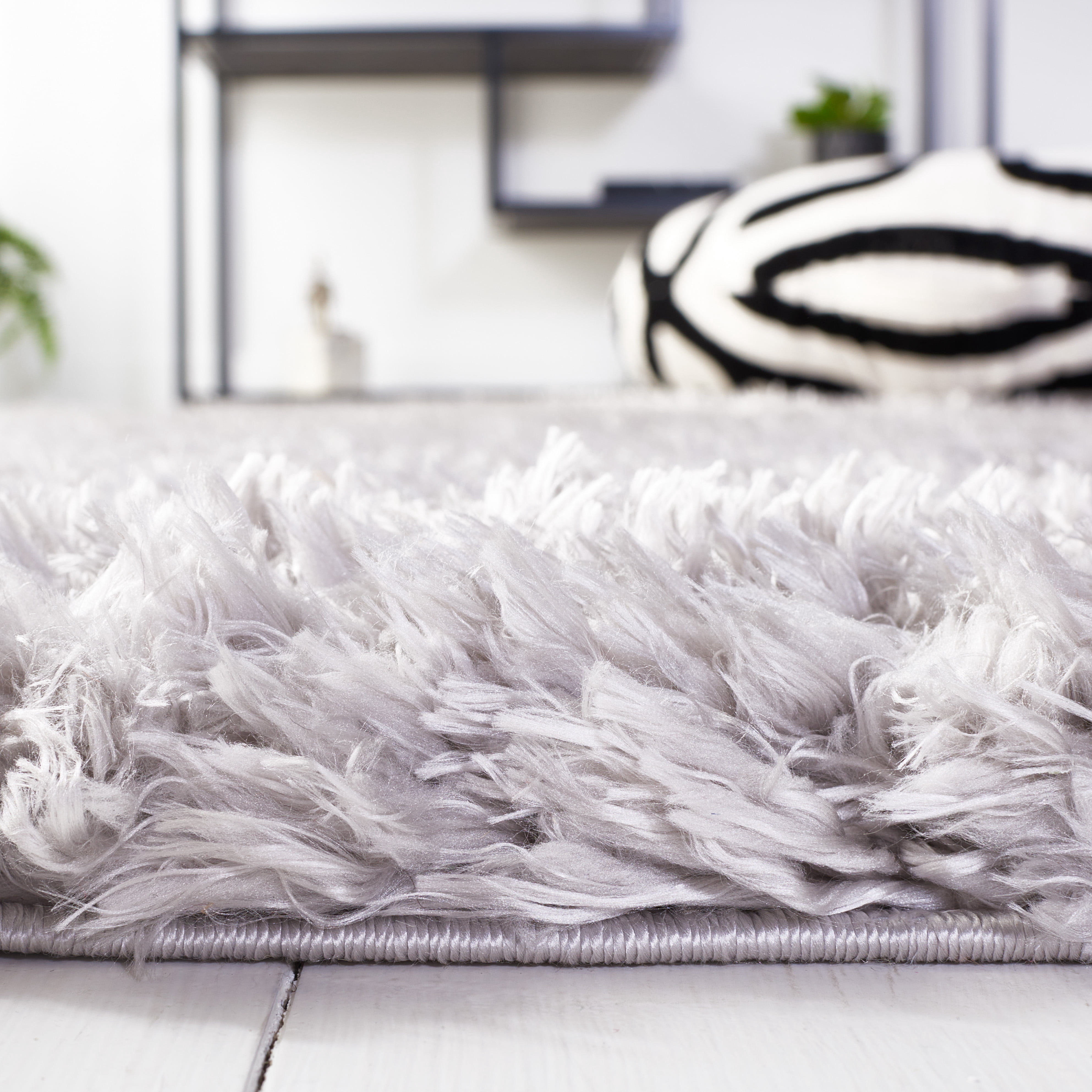 Safavieh Flokati Augustin Solid Shag Runner Rug, Silver, 2'3" x 8'
