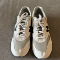 thumbnail image 2 of ??????New Balance 580 Light Grey Size 11 Mens Casual Shoes MRT580GY, 2 of 6