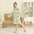 thumbnail image 4 of FORMRS Niños Bathrobe Unisex Hooded Robe Soft Plush Pajamas Sleepwear, Size 2-3T, Retro Symmetrical Stars, 4 of 7