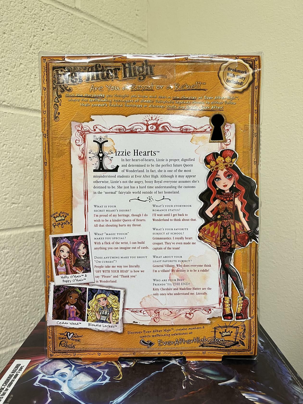 Ever After High Boneca Royal Lizzie Hearts - Mattel - Bonecas - Magazine  Luiza