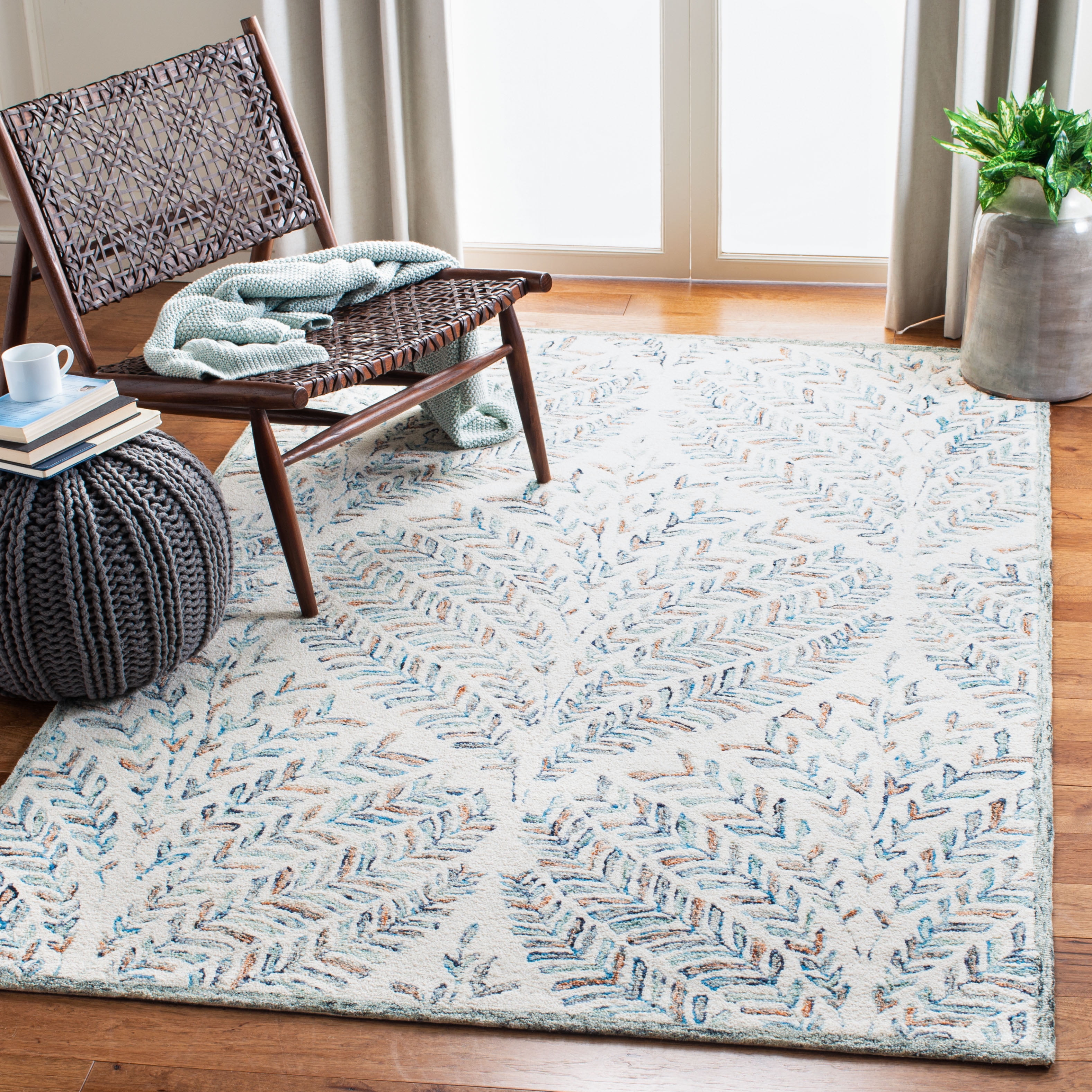 SAFAVIEH Capri Proinsias Leaves Wool Area Rug, Ivory/Blue, 6' x 9'