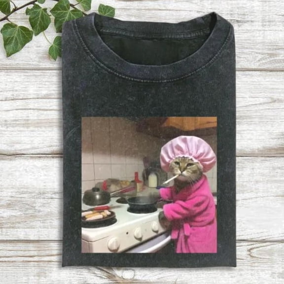 Funny Housewife Cat T-Shirt with Vintage Style, Shirt for Men, Women