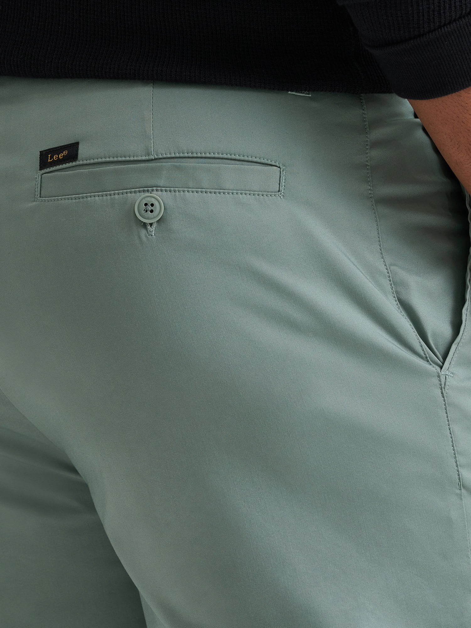 Lee Men's Extreme Motion Flat Front 7" Short (29-42)
