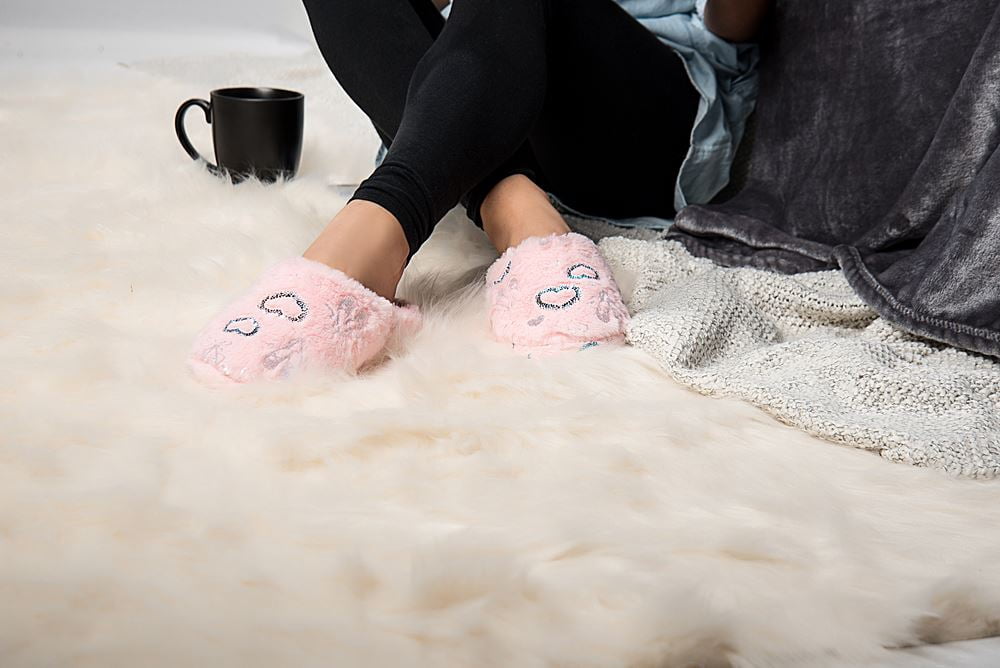 Love Heart Memory Foam Slip-On Indoor Spa Slippers for Women – Plush, Cozy, Non-Slip Sole, Heart Design