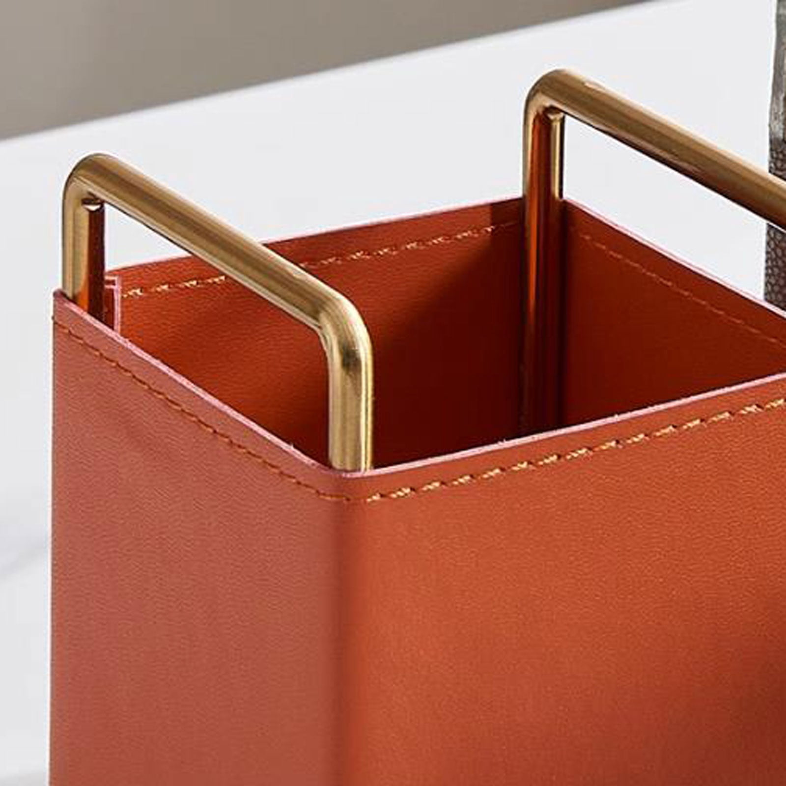Modern Leather Desk Organizer Remotes Caddy Tabletop Desktop Office Supplies Desk Accessories Holder, Remote Control Storage Box, Pen Holder Desktop Decoration