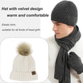 thumbnail image 4 of Conjunto de gorro de punto grueso y cálido, bufanda larga y guantes de conducción con pantalla táctil, 4 of 5