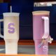 thumbnail image 5 of Juego de accesorios para taza Uxcell para vaso con asa, que incluye cubierta de silicona para popote, bota, tapón a prueba de derrames, encanto de asa, etiqueta de iniciales letra S, 5 of 7