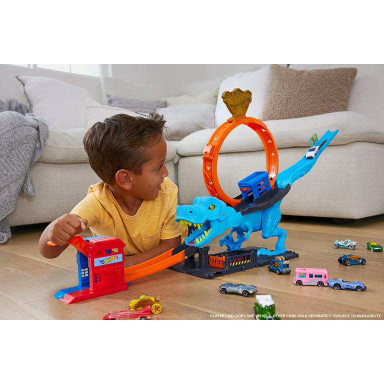 Hot Wheels City Track Set with 1 Toy Car, Race Through A Giant Loop to  Defeat A Big Dinosaur, T-Rex Loop Stunt and Race Playset