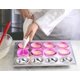 thumbnail image 4 of New Star Foodservice 535504 Molde Para Muffins De Aluminio De Grado Comercial Para 12 Tazas, 4 of 5