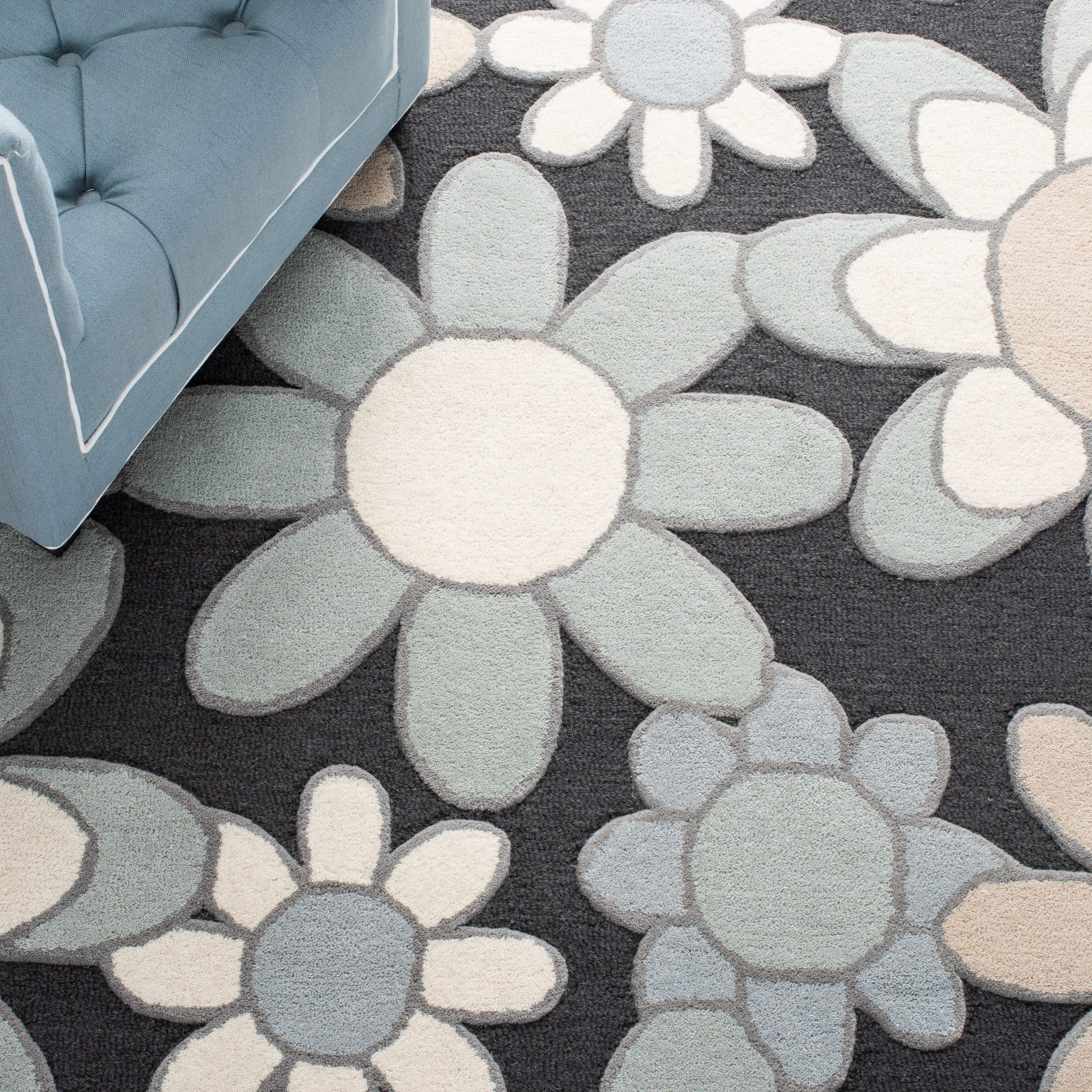 SAFAVIEH Kids Floral Flower Bursts Area Rug, Charcoal/Ivory, 4' x 6'