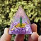 thumbnail image 1 of Mini pirámide de cristal natural, generador de energía, cuarzo, amatista, curación espiritual, cristal, chakra, pirámide de resina, 1 of 6