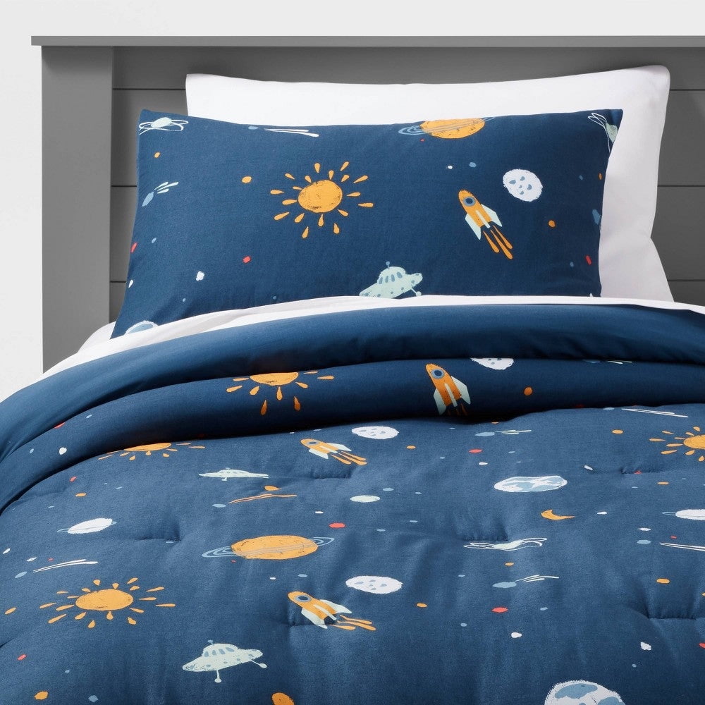 Full/Queen Space Cotton Comforter Set Navy Pillowfort?