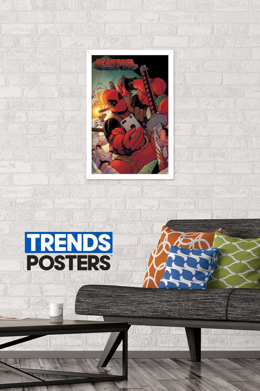 Marvel Comics - Deadpool - Selfie Wall Poster, 14.725" x 22.375", Framed