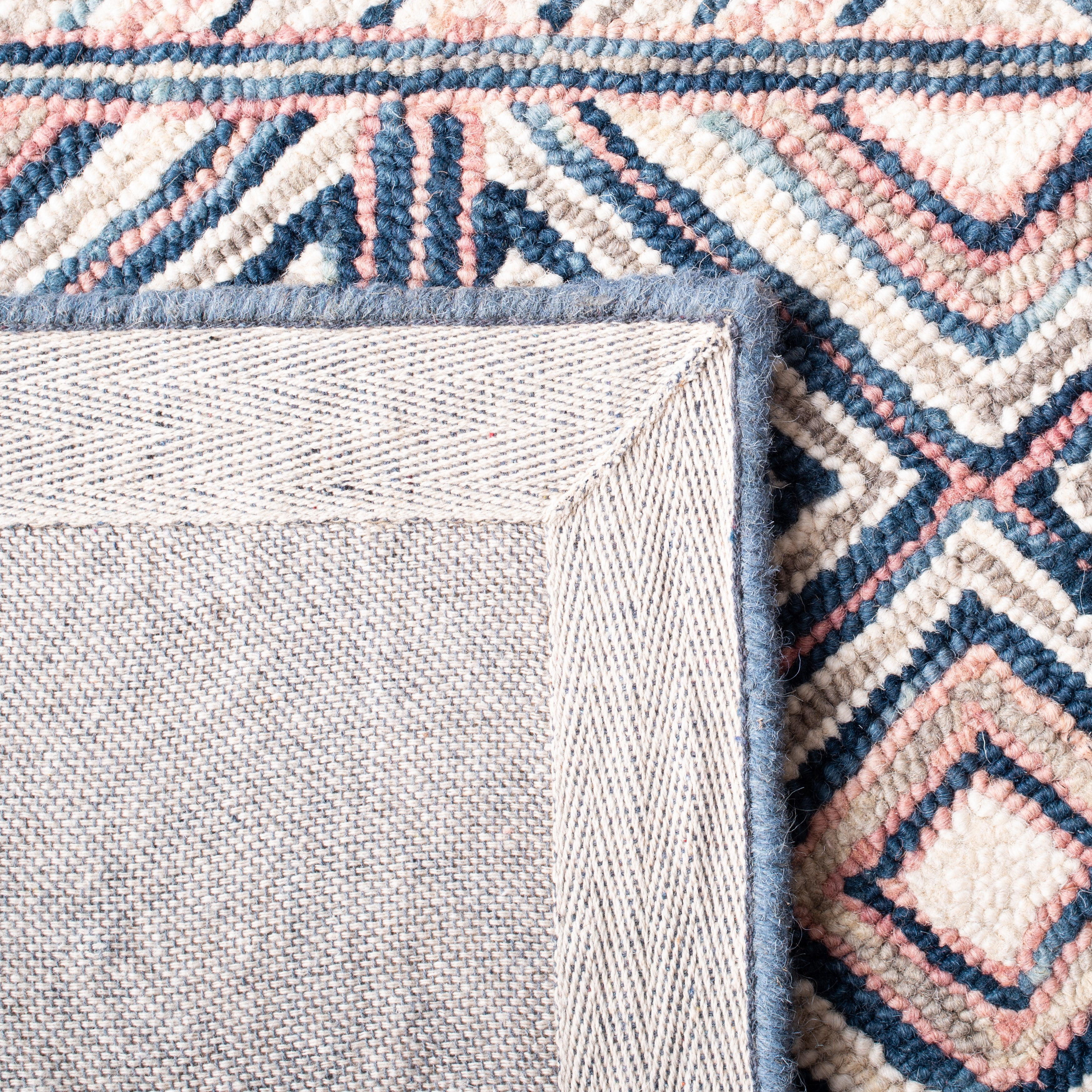 SAFAVIEH Micro-Loop Chao Southwestern Area Rug, Pink/Blue, 5' x 8'