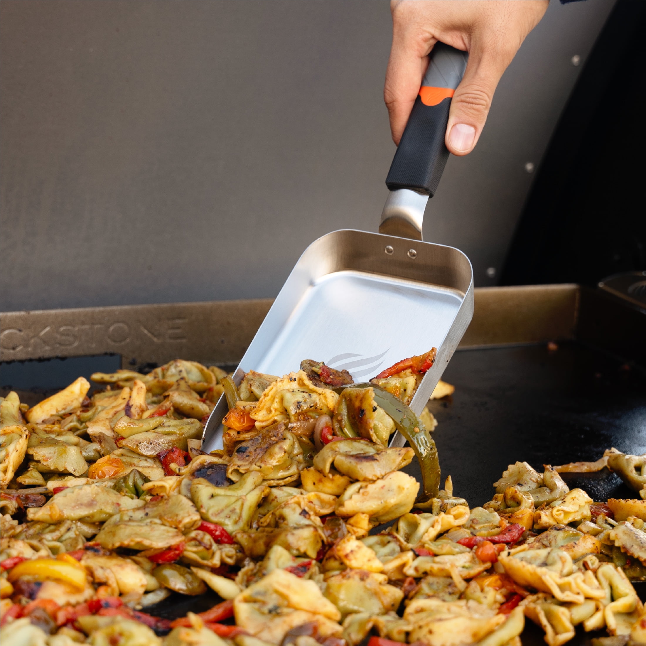 Blackstone 15” Stainless Steel Griddle Scoop with Flat Base, 1-Piece
