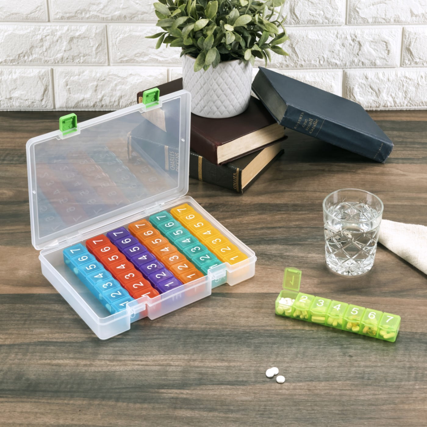 e-pill  7 Times a Day x 7 Day Weekly Pill Organizer with Clear Case