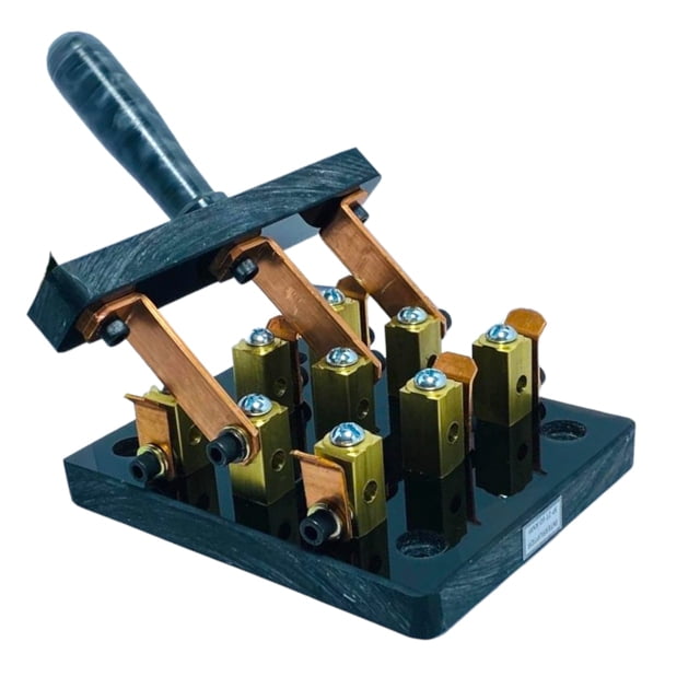 Interruptor Doble Tiro 2 Polos 30 Amperes Doble Cuchilla Genérica INT-2x30