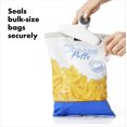 thumbnail image 4 of Paquete de 2 clips para bolsas y chips de plástico OXO Good Grips, color blanco, 4 of 7
