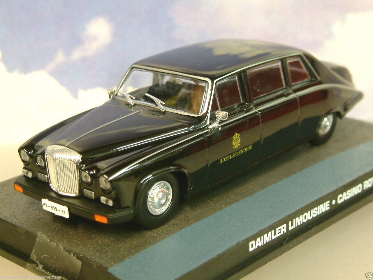 James Bond 007 Daimler Limousine ~ Casino Royale model car 