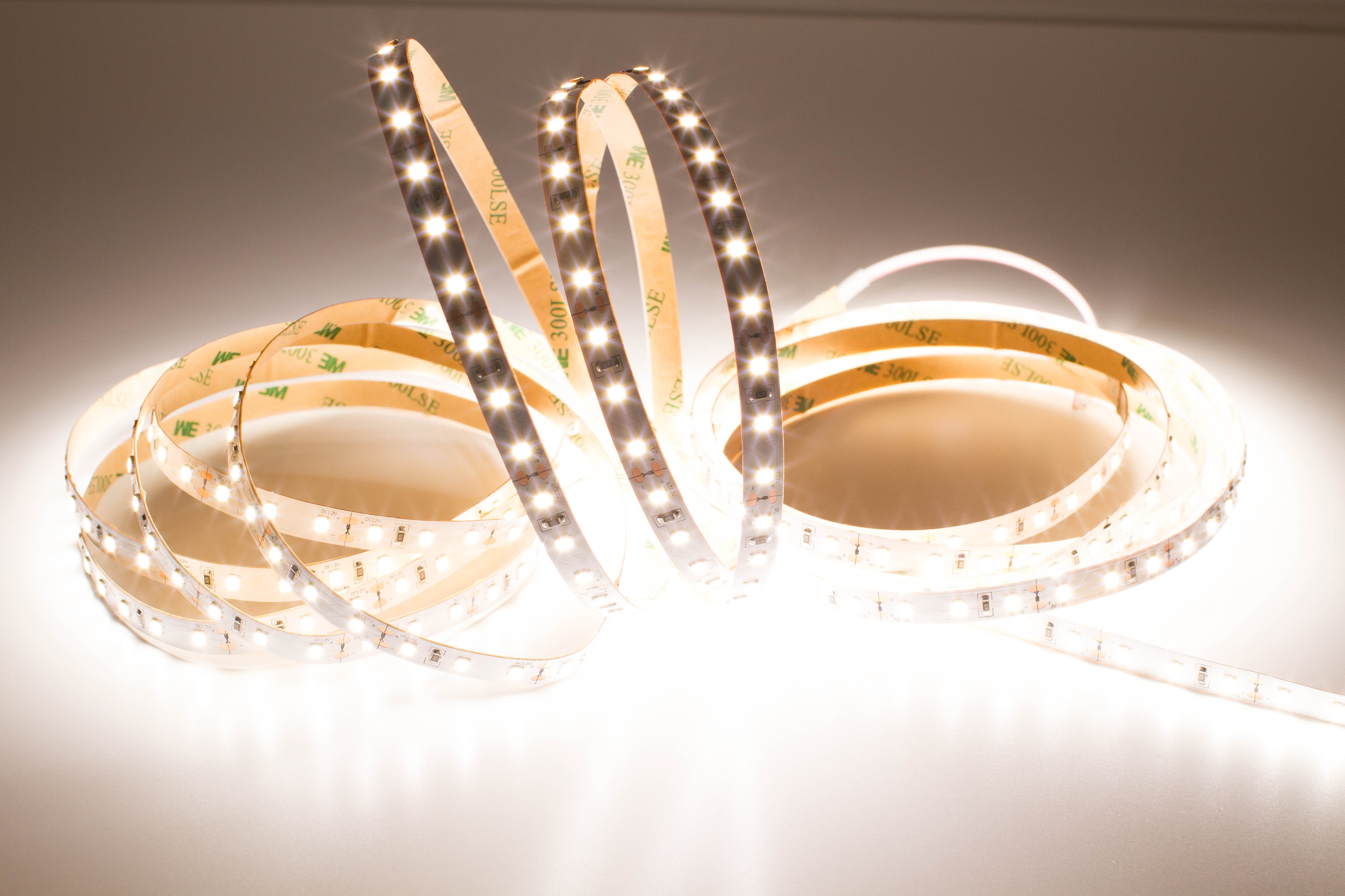 LEDUPDATES 95 CRI LED STRIP Light 450 LED chip per roll HIGH Brightness 2835 LED chip 4000K with 12v UL Listed Power Supply