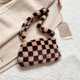 thumbnail image 3 of Bolso de hombro de felpa de invierno para mujer Bolsos para axilas con estampado lindo (marrón a cuadros) Likrtyny Para estrenar, 3 of 9