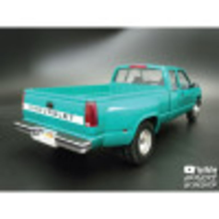 AMT: 1996 Chevy C-3500 Dually Pickup Model Kit - 46 Parts