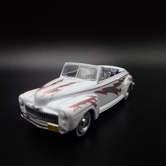 Open Box 1948 48 FORD DE LUXE GREASED LIGHTNING GREASE WHITE 1:64 SCALE DIECAST MODEL CA