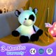 thumbnail image 4 of Peluche de peluche con forma de animal de peluche que brilla con forma de vaca, 38 cm, 4 of 6