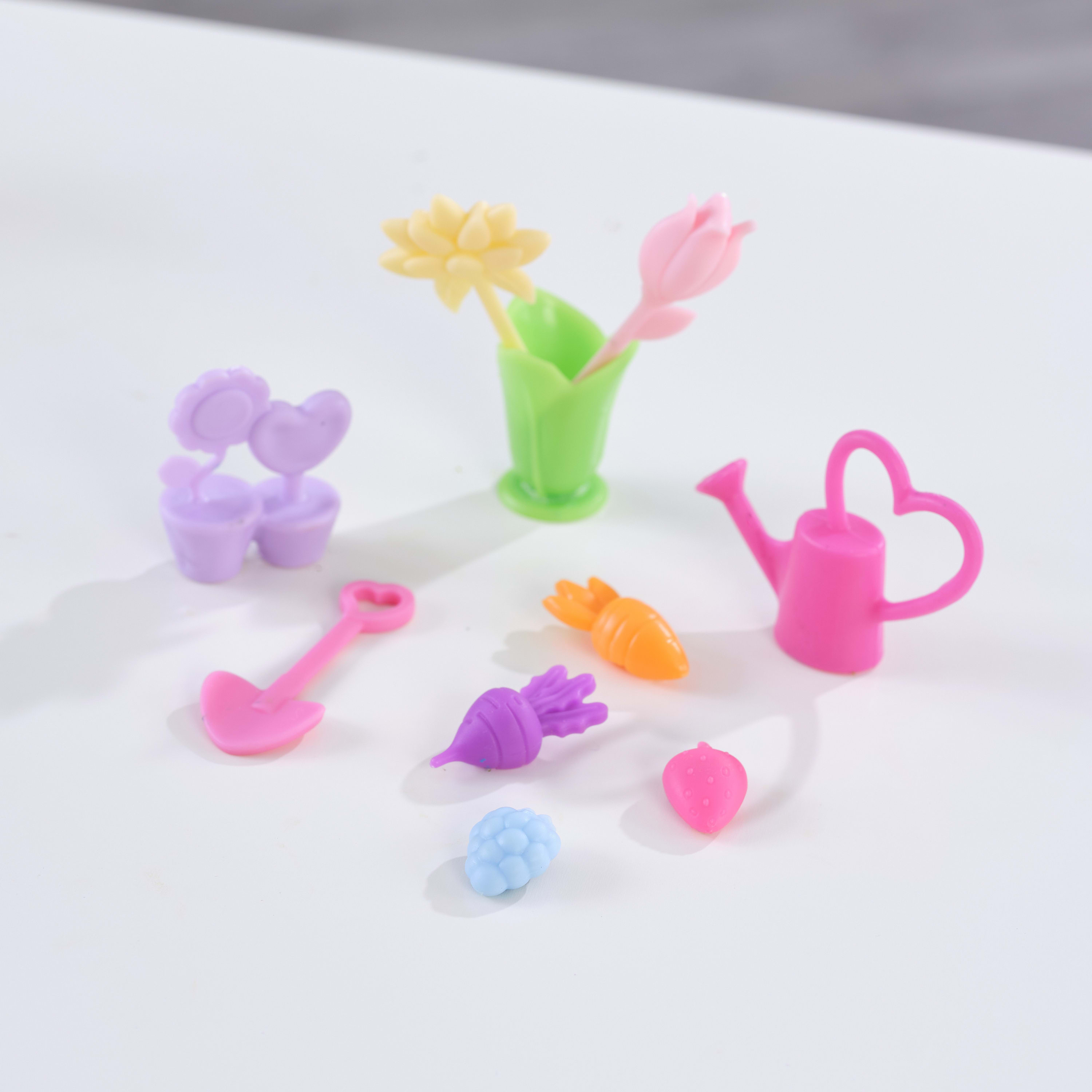 KidKraft Lil' Green World Earth Helpers Figures, 15 Pieces
