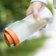 thumbnail image 5 of Vaso deportivo portátil de 550 ml con forma de capa solitaria, ideal para fitness, con agua, proteína en polvo o batidos., 5 of 6