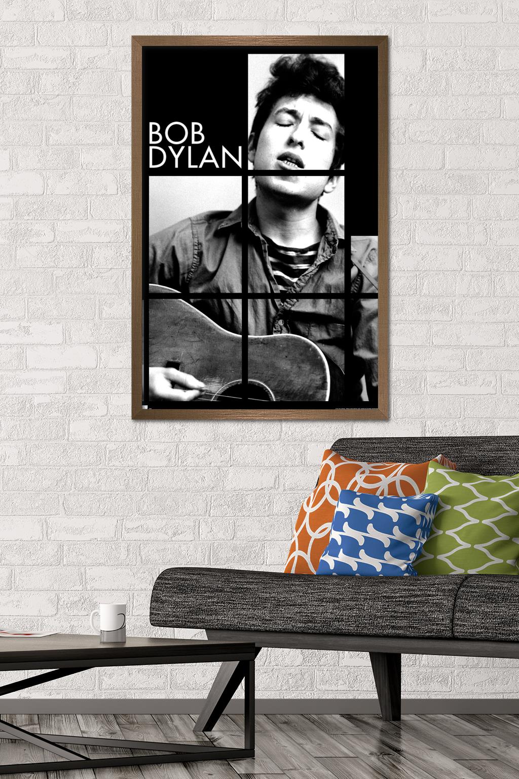 Bob Dylan - Singing Wall Poster, 22.375" x 34" Framed