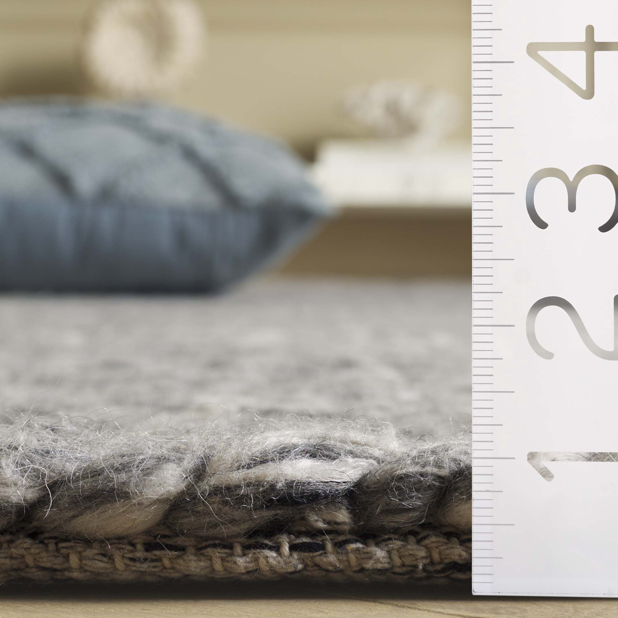SAFAVIEH Natura Bedinn Distressed Runner Rug, Gray/Ivory, 2'3" x 8'