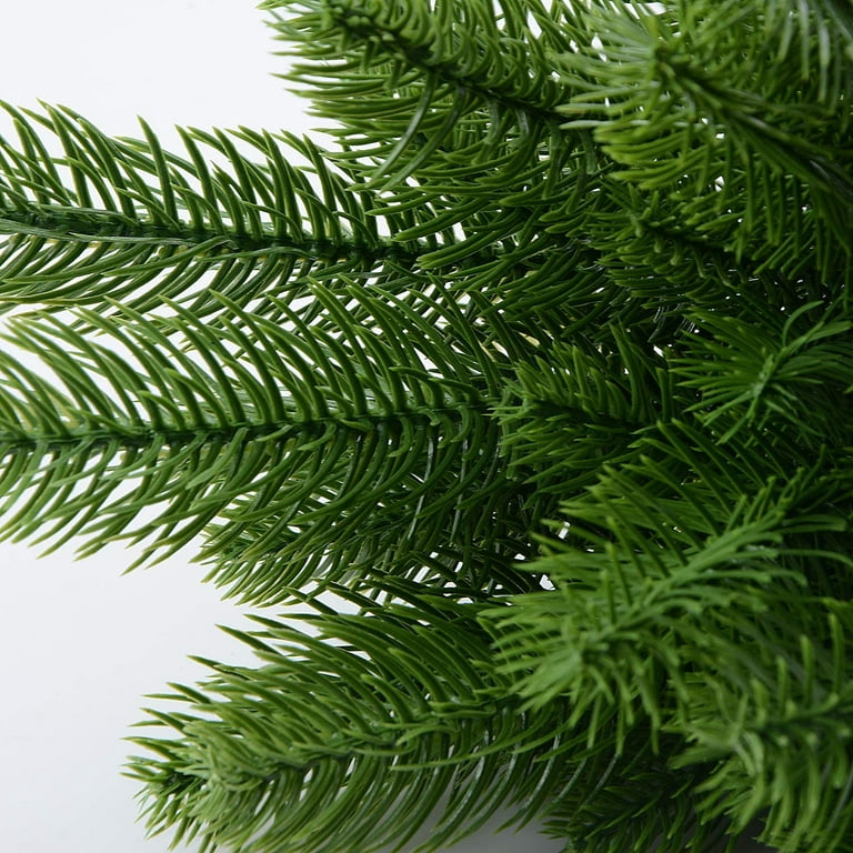 Hananona 50 Pcs Artificial Pine Branches Green Plants Pine Needles DIY  Accessories for Garland Wreath Christmas and Home Garden Decor (50, Green)