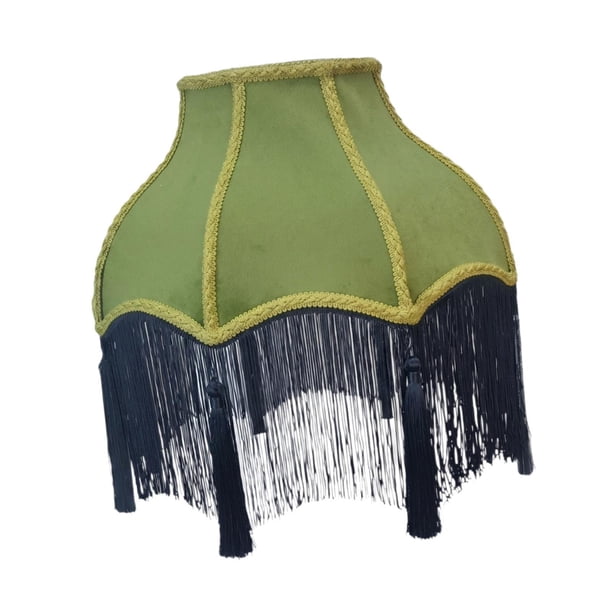 Elegante pantalla de lámpara de terciopelo verde con forma de campana y flecos decorativos. B