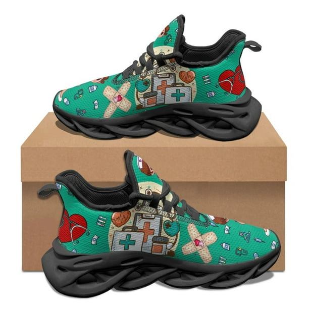 Zapatillas de deporte suaves con estampado de enfermera paramédica kawaii para mujer, zapatos casuales de punta redonda antideslizantes, resistentes a la suciedad, para otoño e invierno.