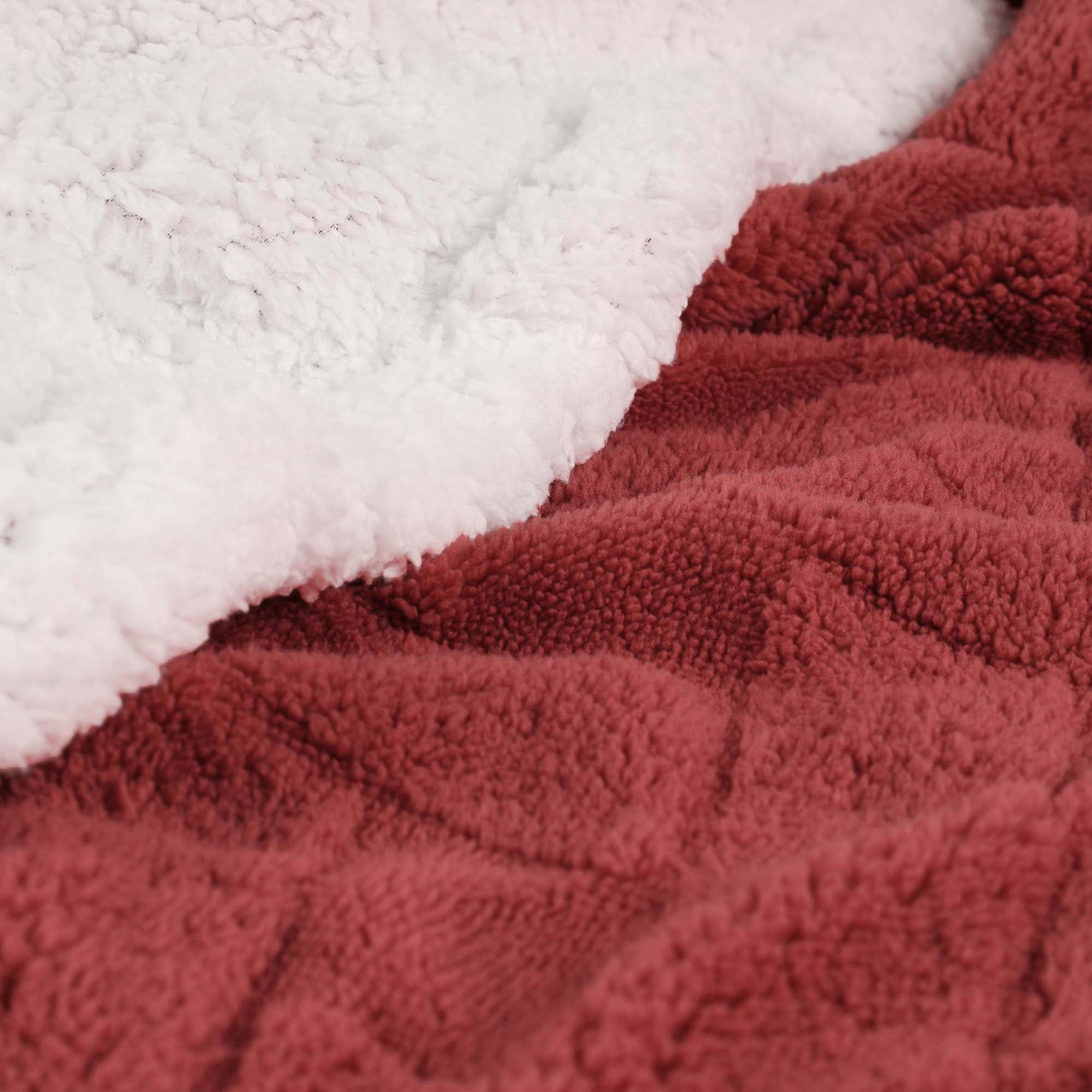 Superior Nuuk Fleece Reversible Lattice Blanket, Soft & Warm Blankets, King, Poppy Red