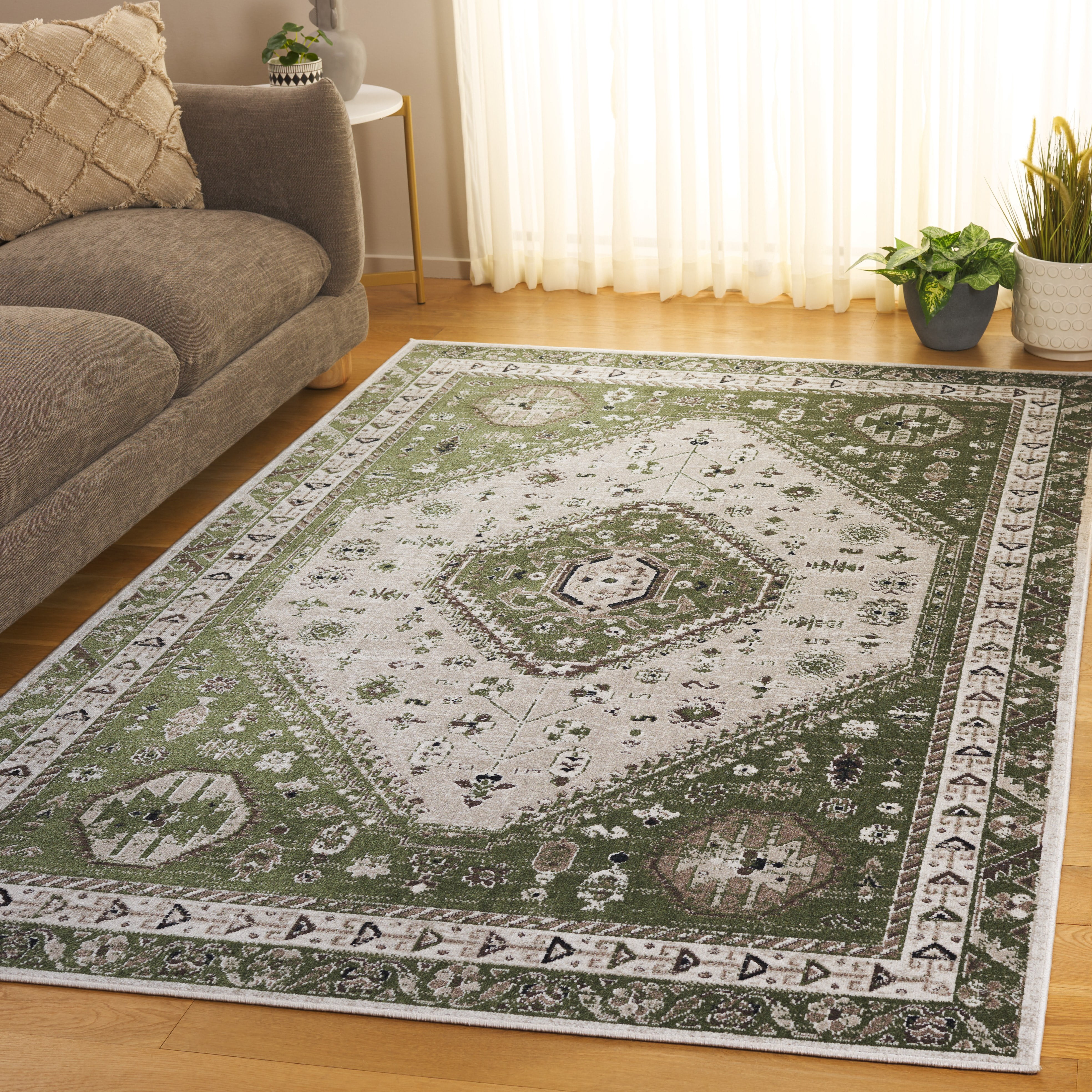 SAFAVIEH Bayside Sherwood Oriental Polyester Area Rug, Green/Beige, 5'3" x 7'6"