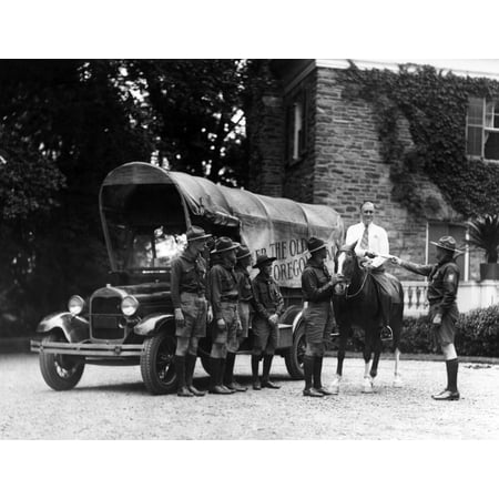Governor Franklin Roosevelt On Horseback With Five Boy Scouts On The Start Of Their Cross Country Trip The Scouts Have Rigged The Antique Wagon Of Pioneer Writer Ezra Meeker To A Truck