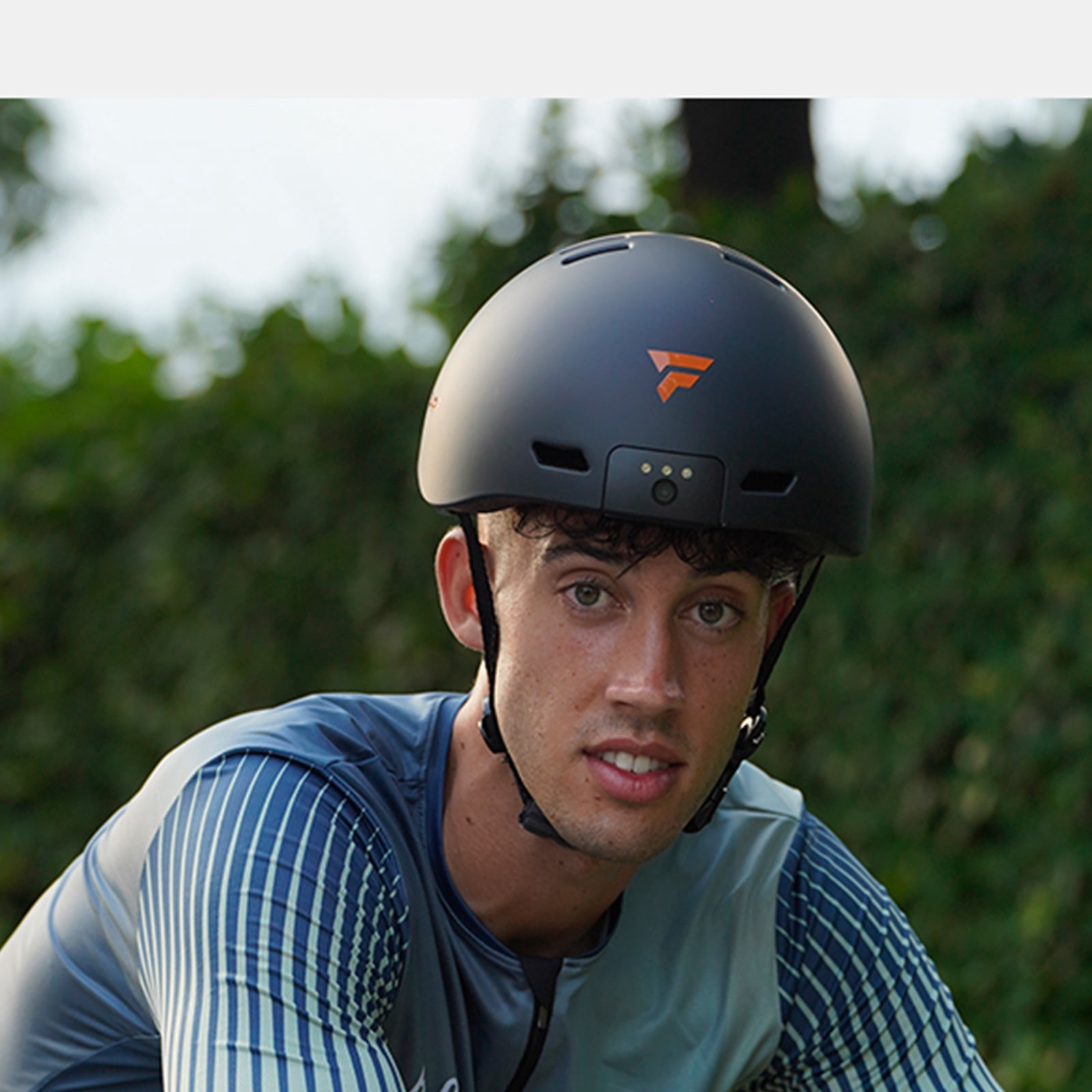 Commuters Helmets with 720P Camera & Windproof Ear Protections Comfortable Helmets with Record & Bright Front LEDs
