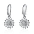 thumbnail image 1 of Pendientes con forma de margarita, pendientes colgantes de plata de ley para mujeres y niñas, pendientes colgantes con circonita cúbica, regalos de joyería de cumpleaños hipoalergénicos, 1 of 5