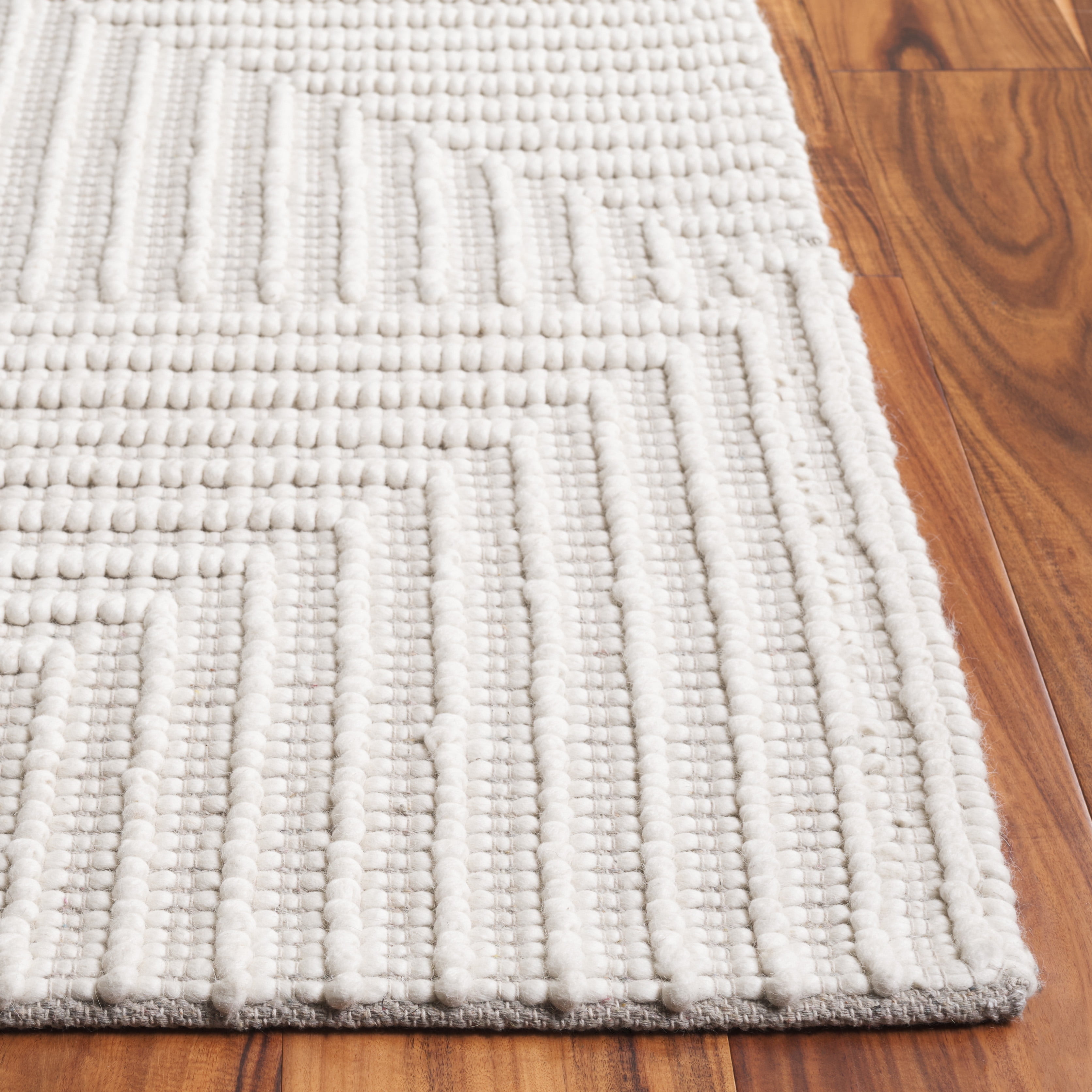 SAFAVIEH Natura Lucina Geometric Runner Rug, Ivory, 2'3" x 8'