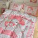 thumbnail image 1 of Mymelody Cinnamoroll Kuromi Juego de cuatro piezas de dibujos animados de Anime Ins Sanrio, funda de edredón, Sábana para dormitorio, ropa de cama de tres piezas para niñas, regalo, 1 of 5