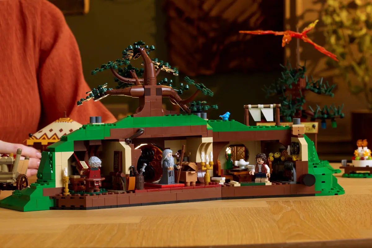 LEGO Icons 10354 The Lord of the Rings: The Shire
