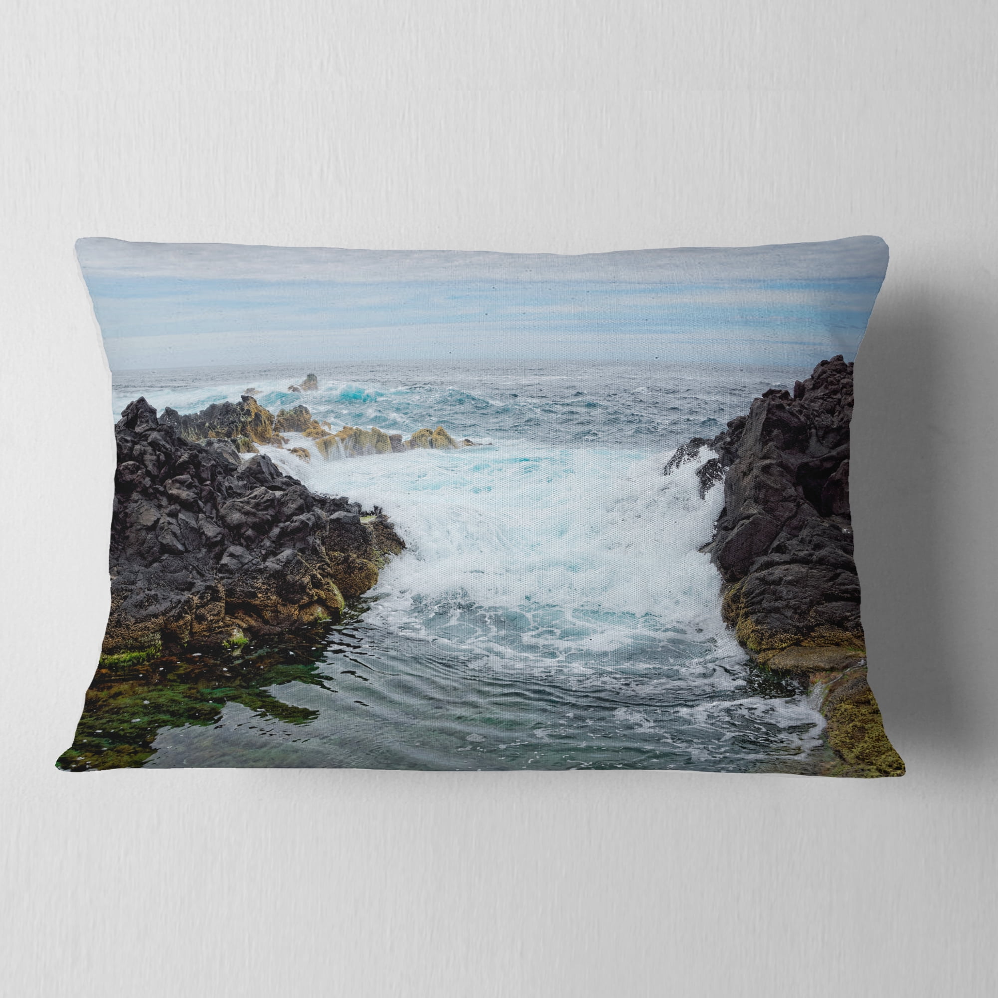 Designart Splashing Waters to Mossy Rock - Seashore Throw Pillow - 12x20
