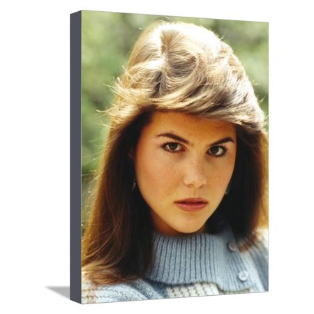 lori loughlin lipstick lori loughlin wearing a knitted blouse and red lipstick lori loughlin lipstick lori loughlin wearing a knitted blouse and red lipstick